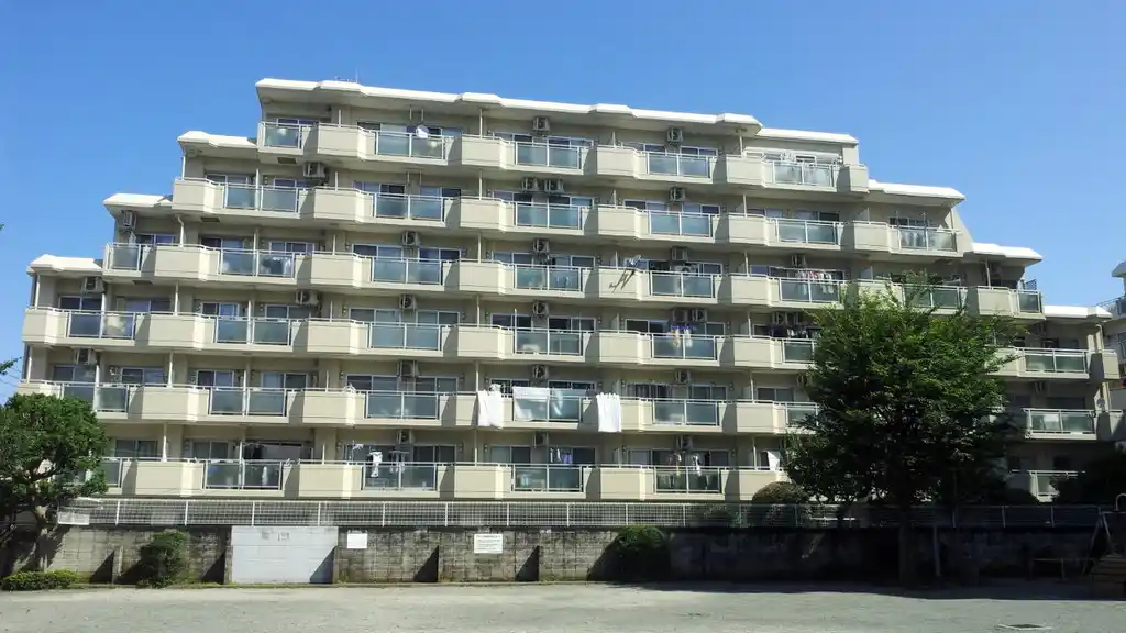 西鶴間ホームズ 外観