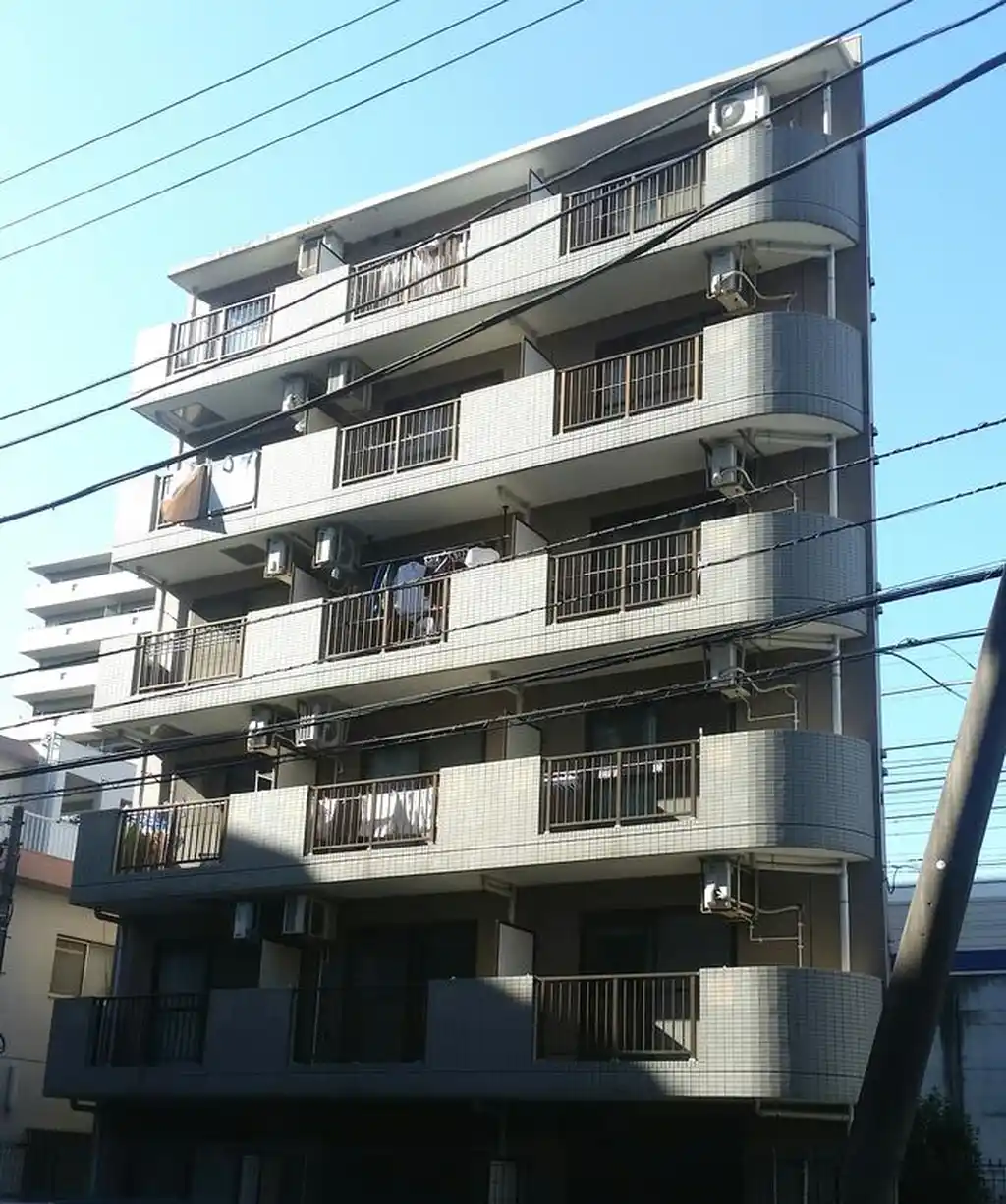 セシーズイシイ10 外観