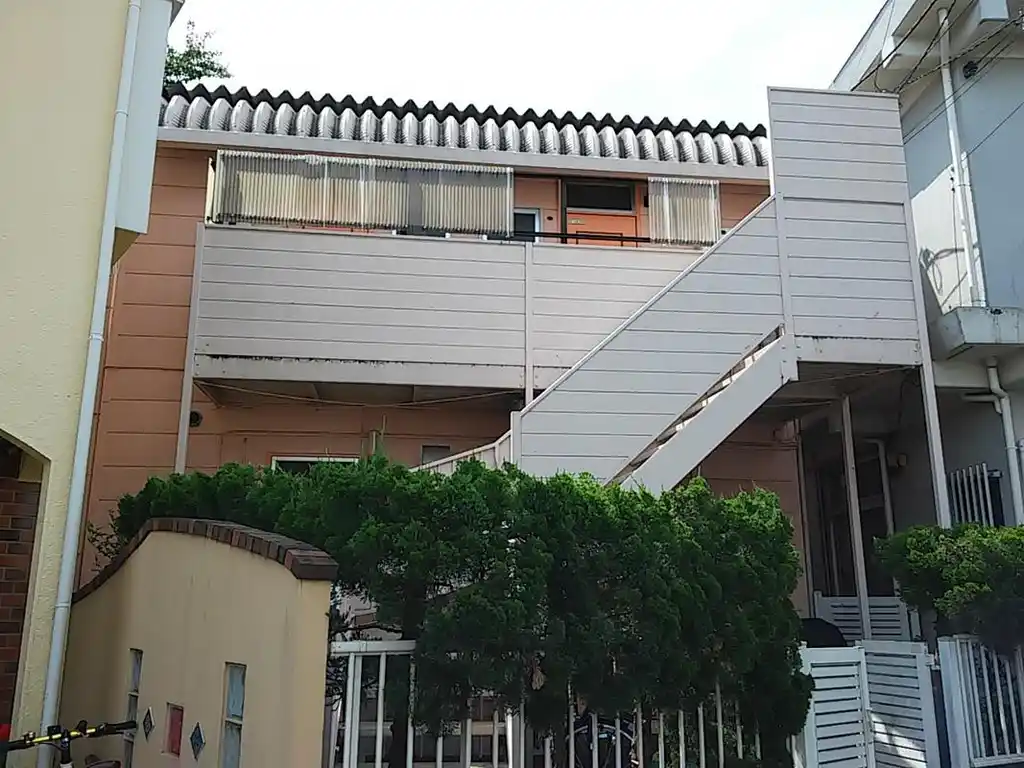 ビー・スリー 外観