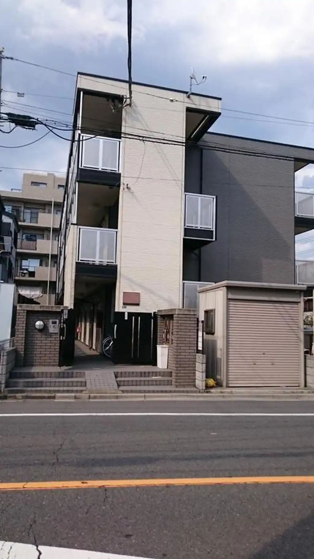 レオパレスメイローズ 外観
