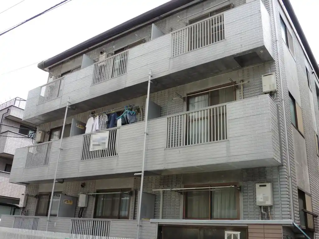 メゾンエステルナII 外観