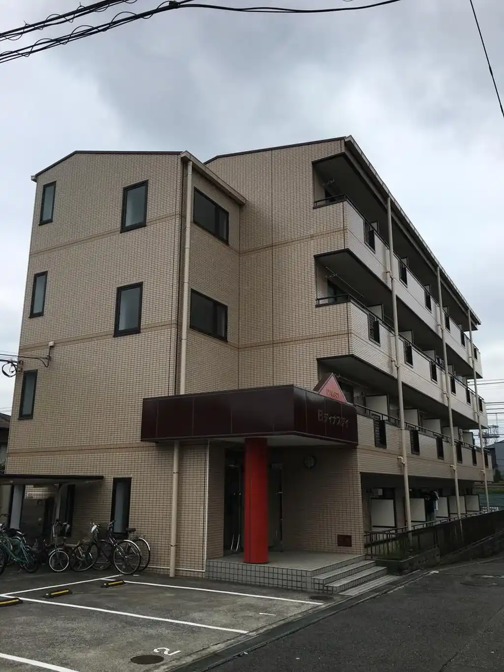 Bディナスティ 外観