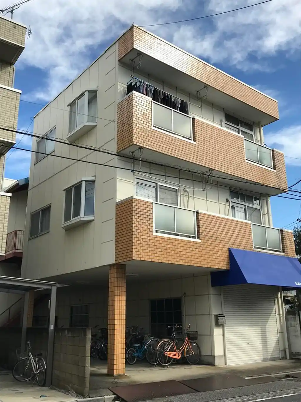 ロイヤルハイツトオヤマ 外観