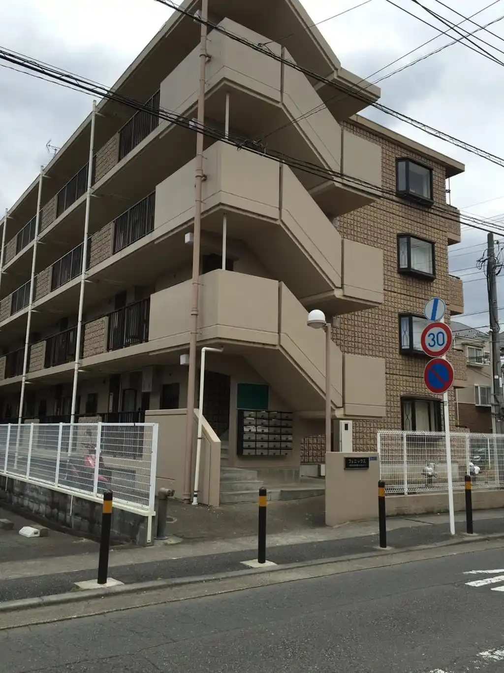 フェニックス 外観