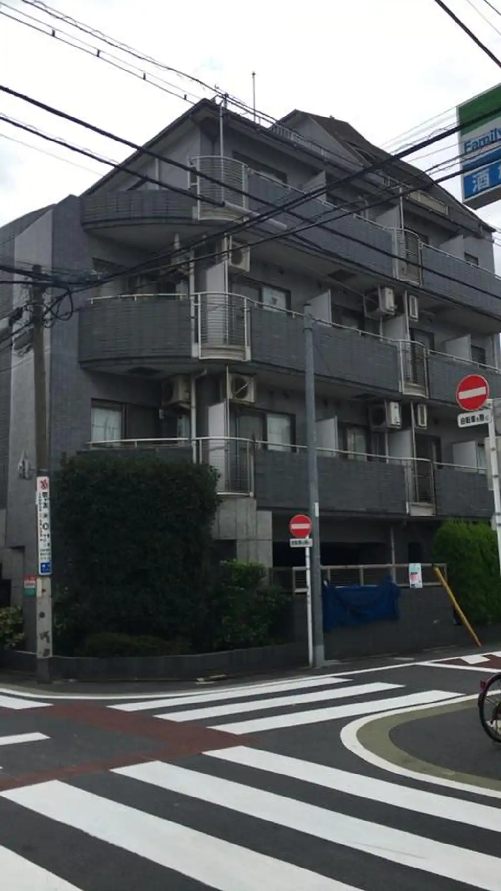 ベレッツア学芸大 外観