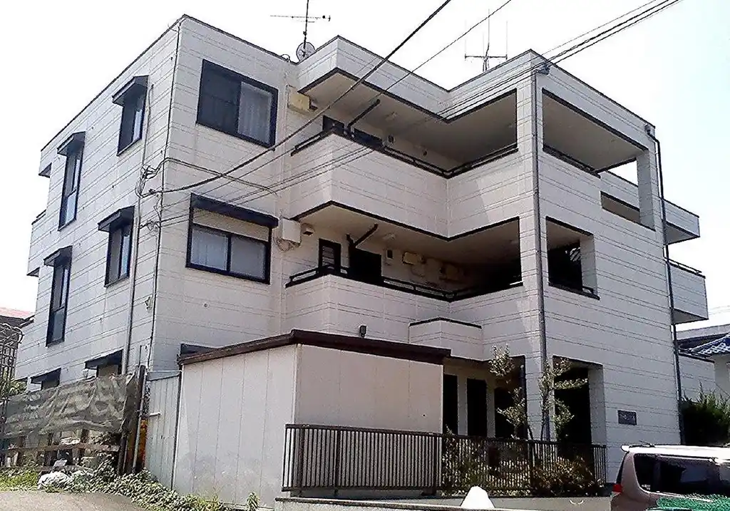 ファミーユ・ツル 外観