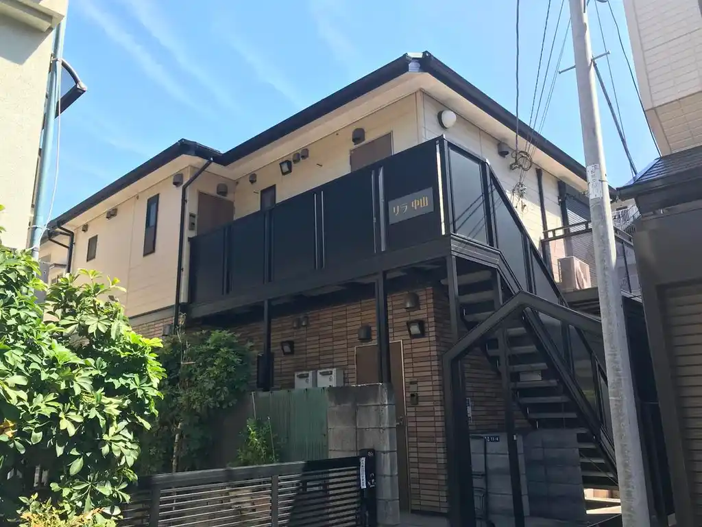 リラ中山 外観