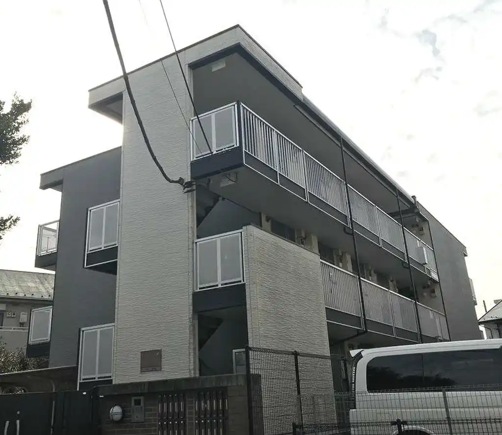 レオパレスシャルール 外観
