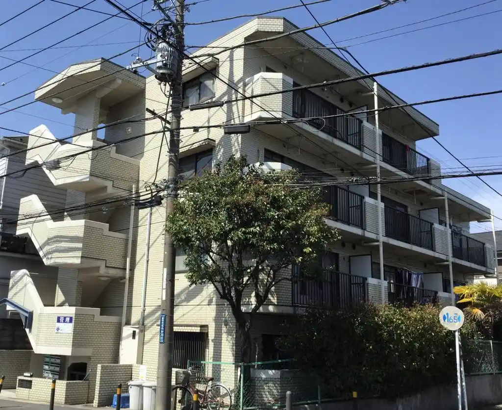 セシーズ東百合丘 外観