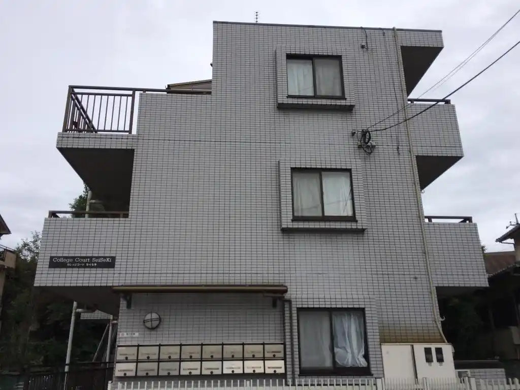カレッジコートセイセキ 外観