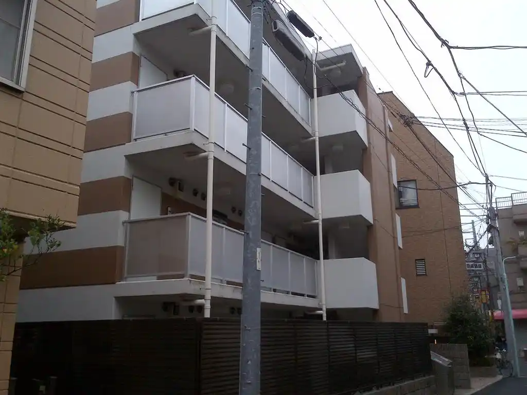 レオパレス本駒込 外観