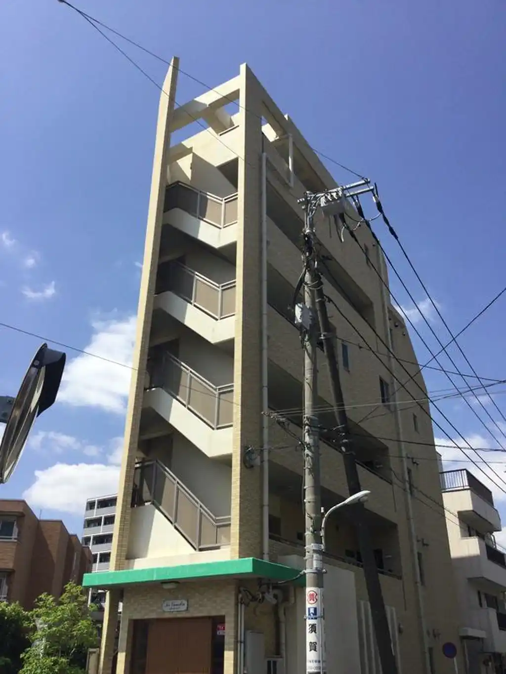 ネオカメリア 外観