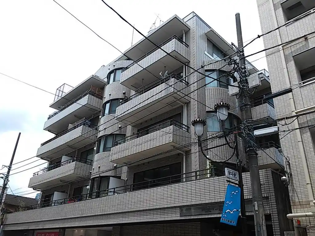 ロイヤルヴィーゼ一橋学園 外観