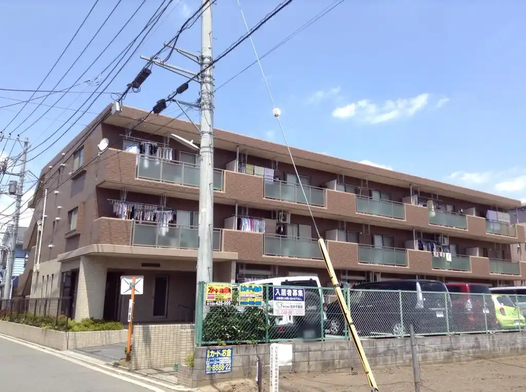 ラ・ファミーユ 外観