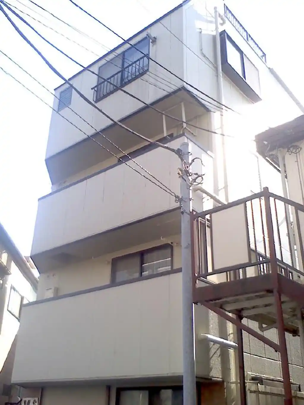 Y'sビル 外観