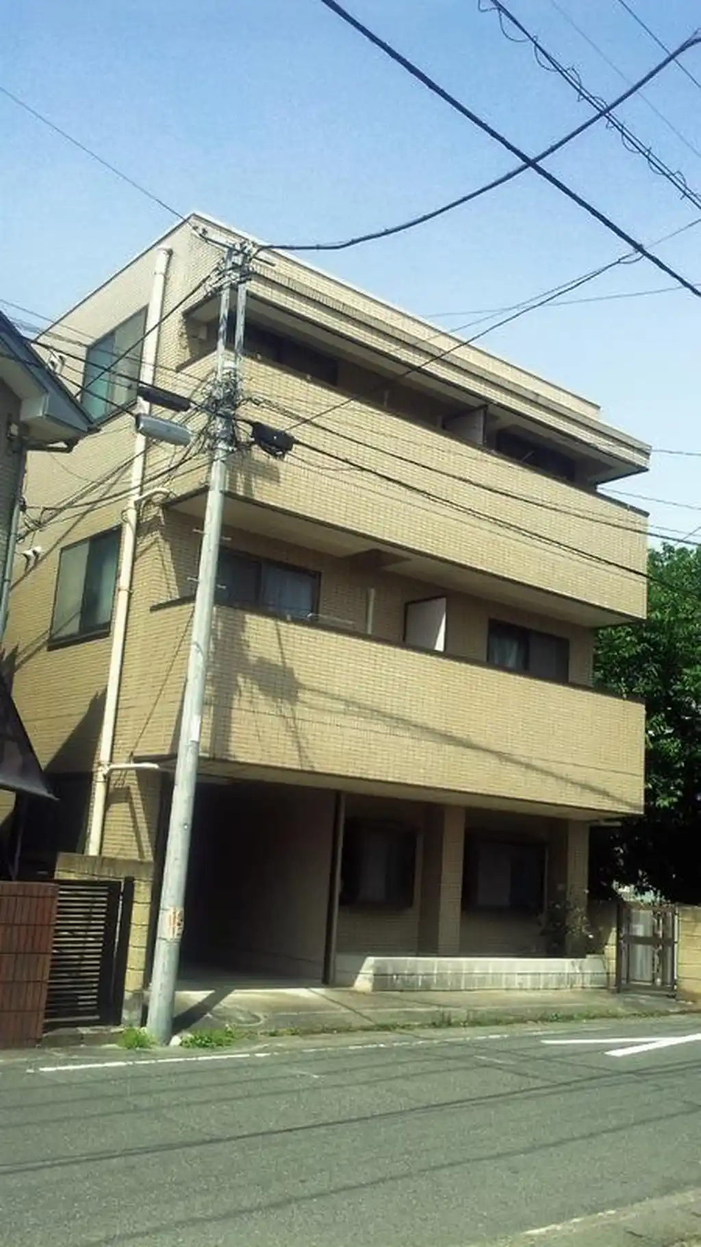 クリスタルハイム 外観