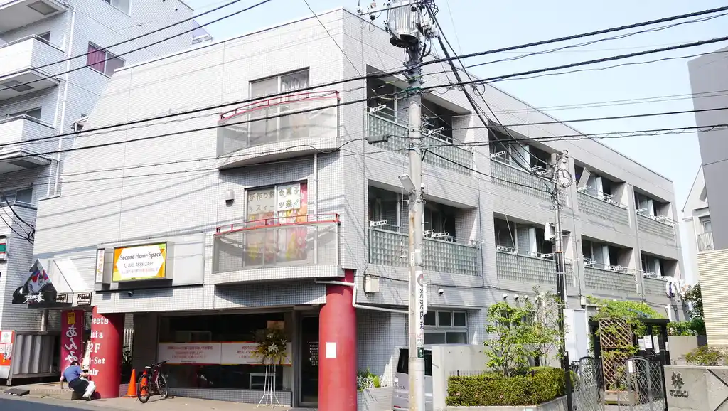 フラッツ秦 外観
