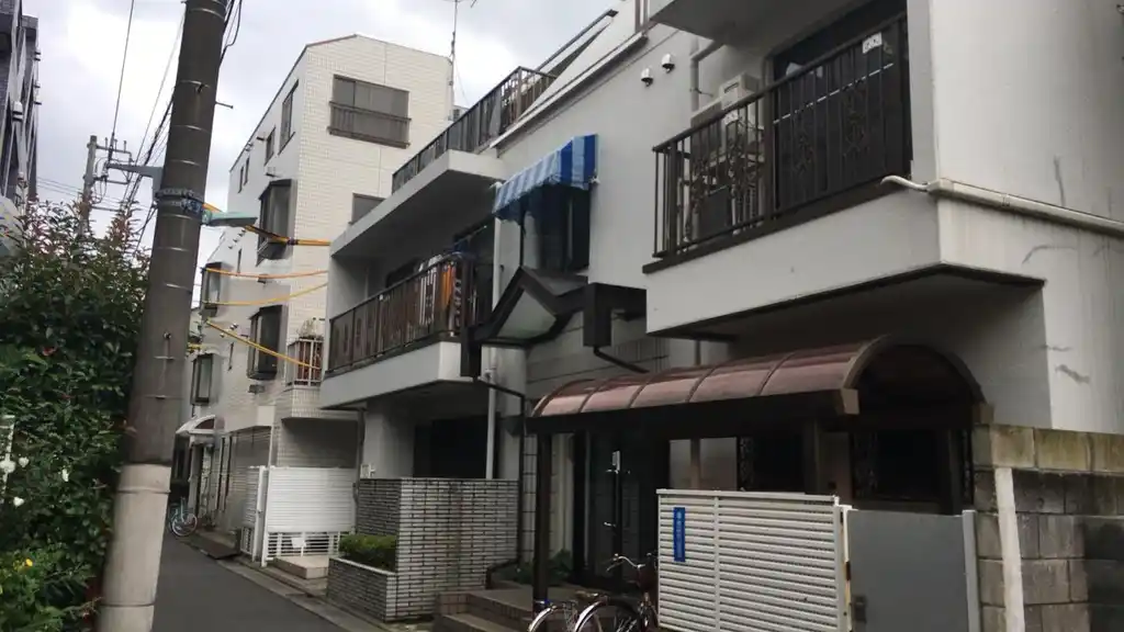 クリスタルコート 外観