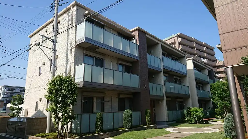 エメラヴィルA 外観