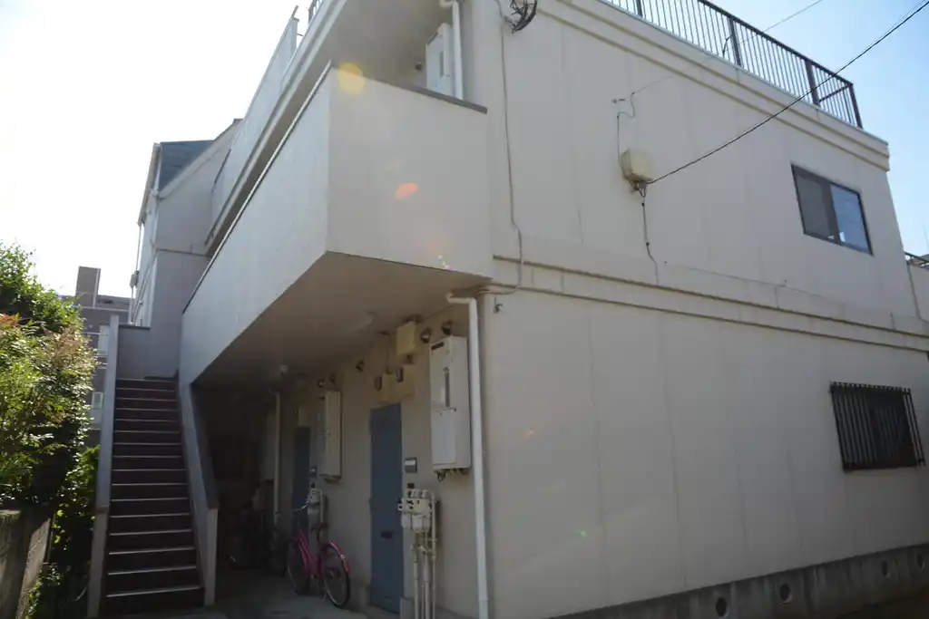 アポニー 外観