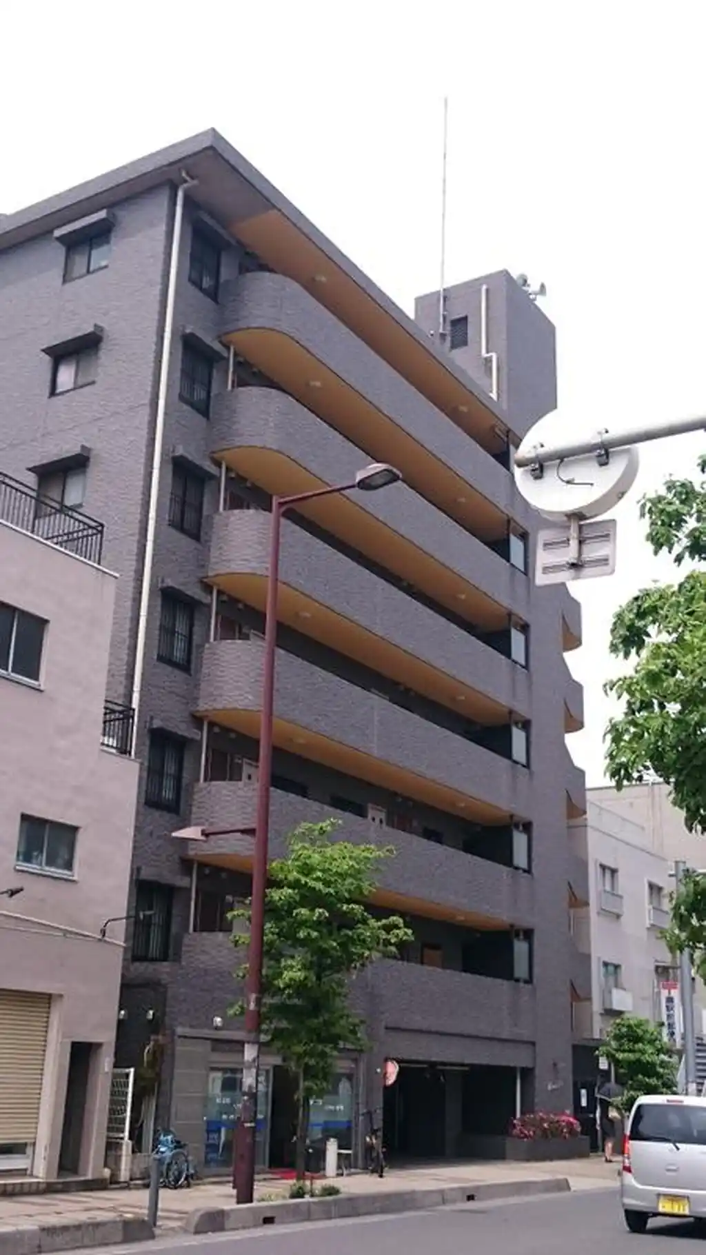 ウィーブ中央 外観