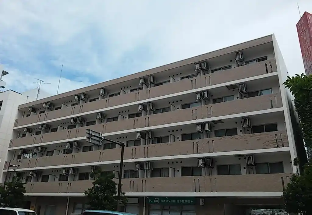 ソレイユ本厚木 外観