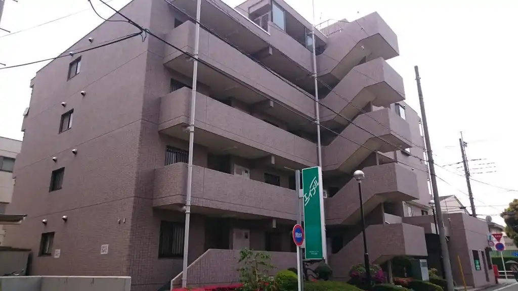 ドミール・ランピード 外観