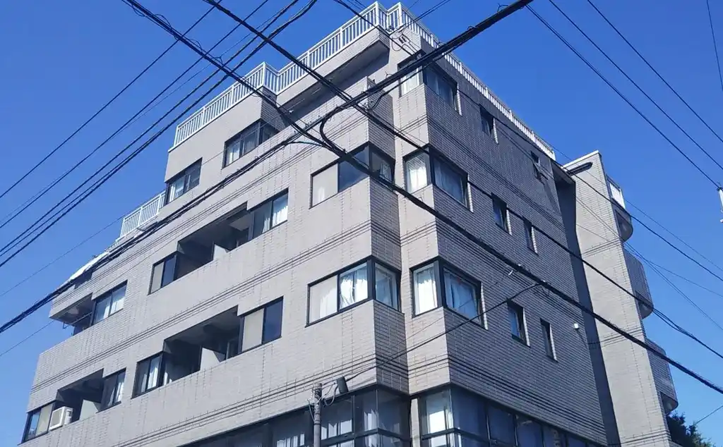 ビルセキネ 外観