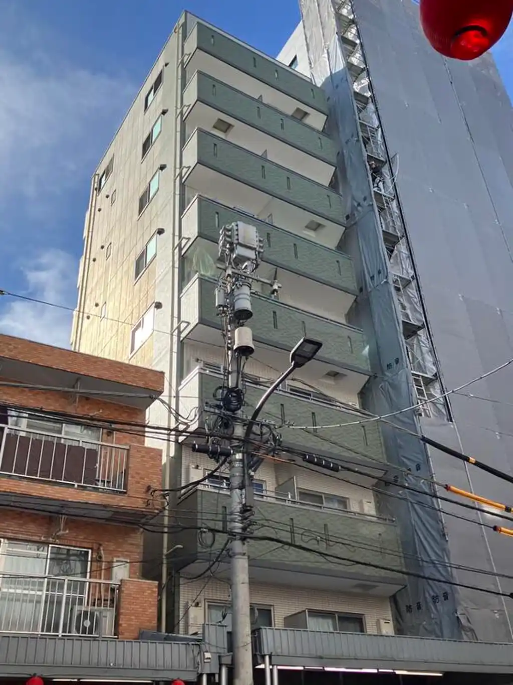 ペアパレス鍋横 外観