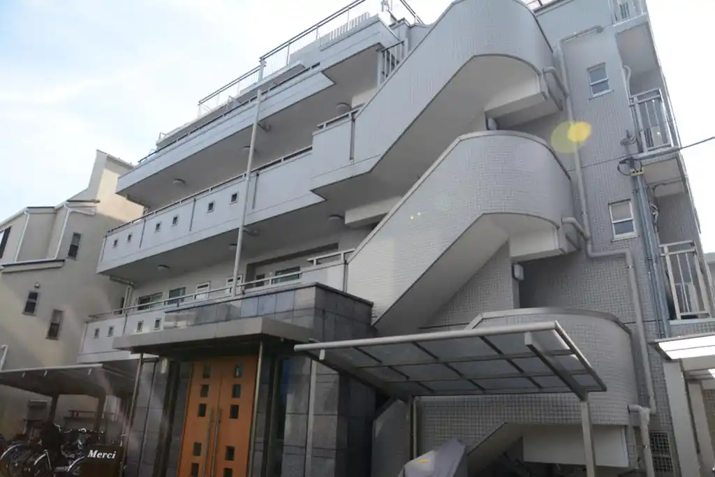 MERCI 外観