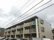 クレシア・E