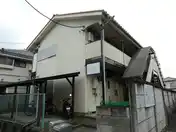 フローラ・タカノ