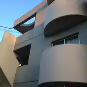 S1ビル