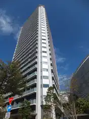 プリズムタワー