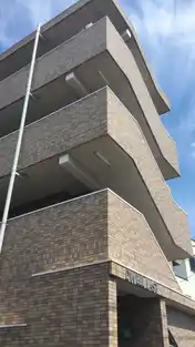 ドゥエルイースト