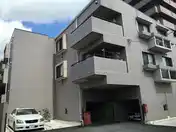 リズ市川平田