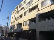 グラーサ学芸大学