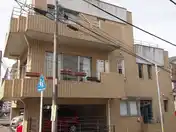 メゾン上反町