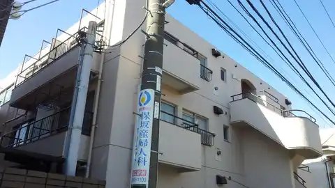 メゾンいづみ