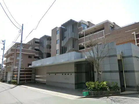 The NOBUTO HILLSFOREST COURT