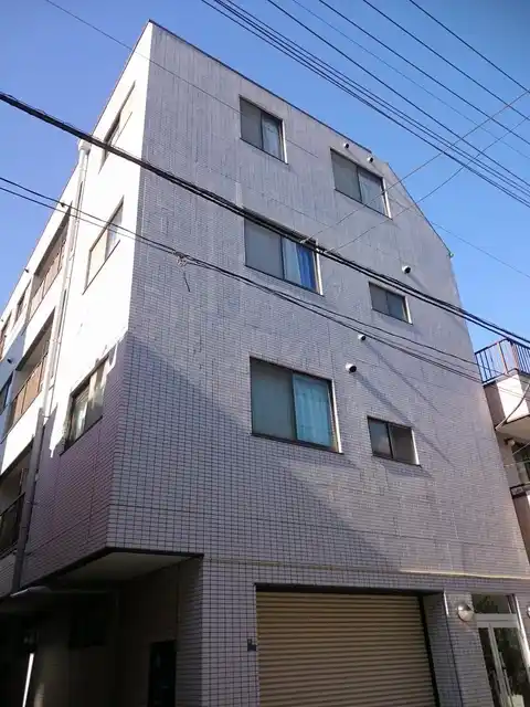 ルミエール逆井