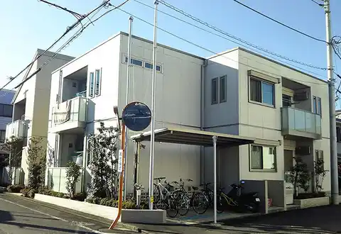 8番館