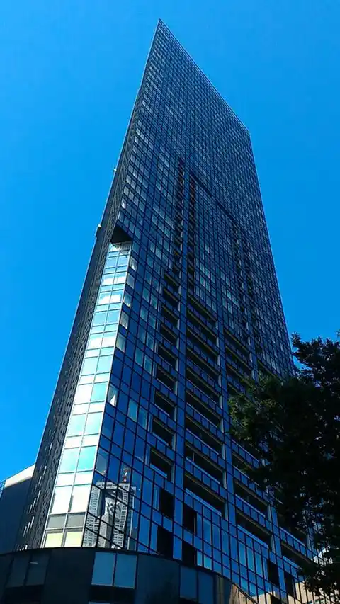 セントラルパークタワーラ・トゥール新宿