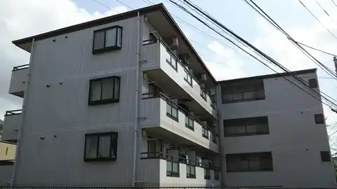ウィスタリアガーデン