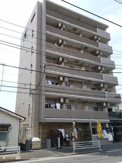 アバンサール・フロレスタ