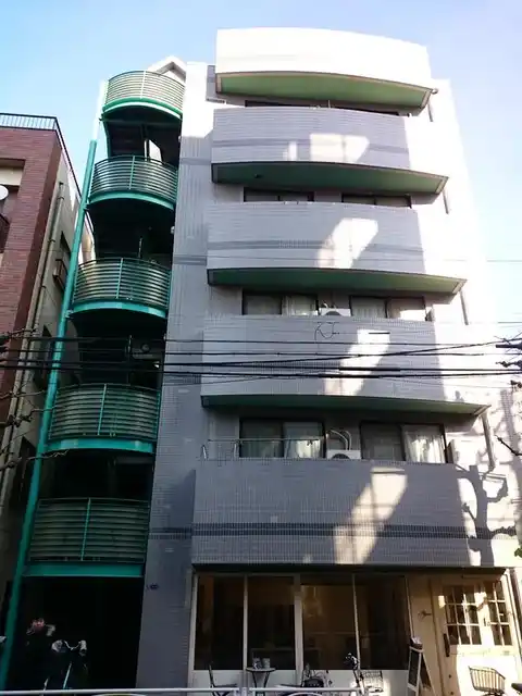 クリスタルハイム