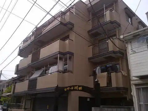 セザール川口