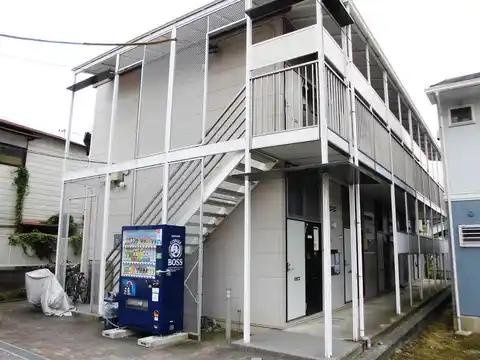 レオパレスクレスト
