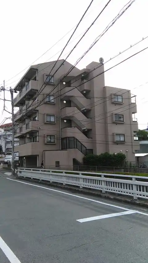 サバーヴィア