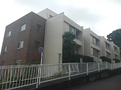 大倉山ヒルタウン10号館